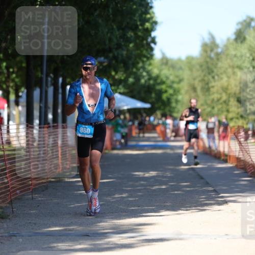07.09.2025 - 19. Norderstedt Triathlon Michael Strokosch http://msf.ph/oto/8781116 07.09.2025 15:10:05 Laufen 363, 880, 1010, 1013 meine-sportfotos.de