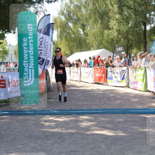 07.09.2025 - 19. Norderstedt Triathlon Zöllner http://msf.ph/oto/8781118 07.09.2025 12:53:15 Ziel 802, 1359 meine-sportfotos.de