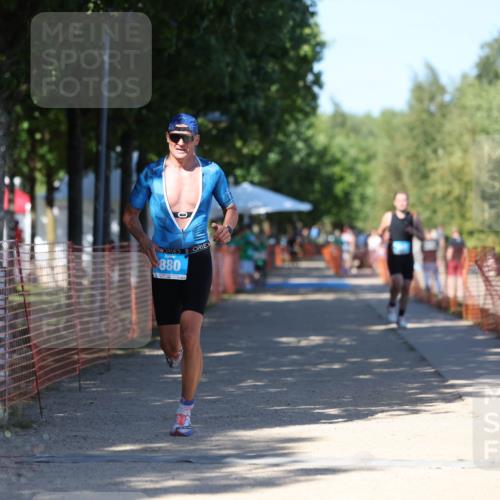 07.09.2025 - 19. Norderstedt Triathlon Michael Strokosch http://msf.ph/oto/8781121 07.09.2025 15:10:05 Laufen 363, 880, 1010, 1013 meine-sportfotos.de