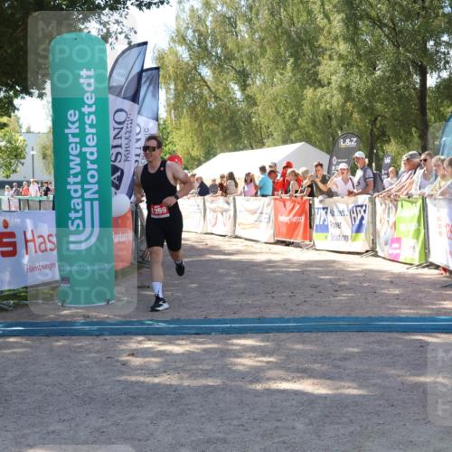 07.09.2025 - 19. Norderstedt Triathlon Zöllner http://msf.ph/oto/8781123 07.09.2025 12:53:15 Ziel 802, 1359 meine-sportfotos.de