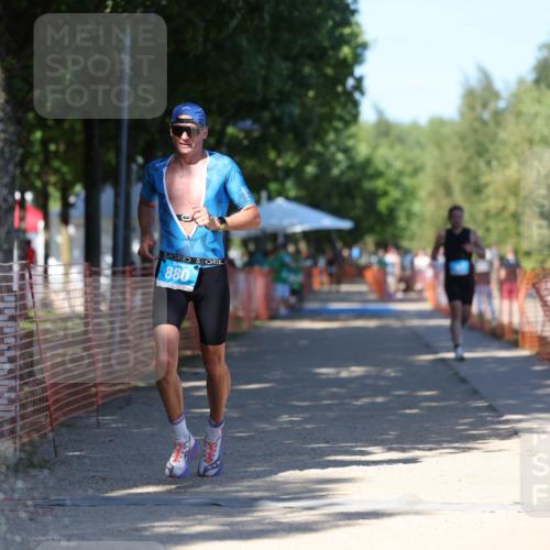 07.09.2025 - 19. Norderstedt Triathlon Michael Strokosch http://msf.ph/oto/8781126 07.09.2025 15:10:05 Laufen 363, 880, 1010, 1013 meine-sportfotos.de