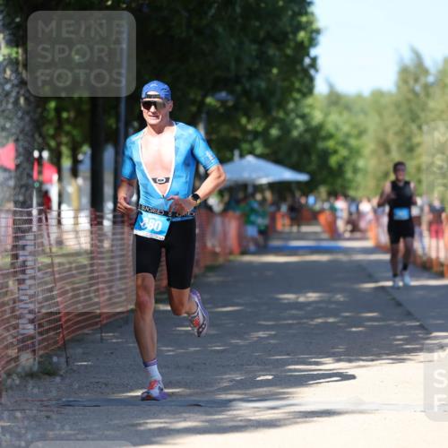 07.09.2025 - 19. Norderstedt Triathlon Michael Strokosch http://msf.ph/oto/8781133 07.09.2025 15:10:05 Laufen 363, 880, 1010, 1013 meine-sportfotos.de