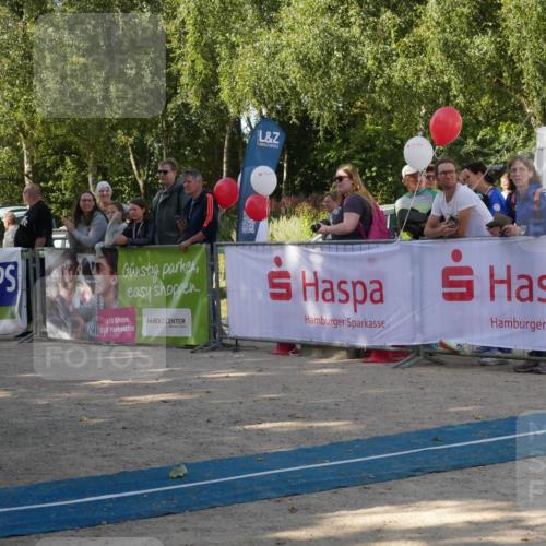 07.09.2025 - 19. Norderstedt Triathlon Zöllner http://msf.ph/oto/8781143 07.09.2025 10:57:01 Ziel 131, 651 meine-sportfotos.de