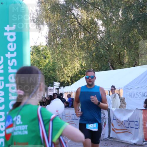 07.09.2025 - 19. Norderstedt Triathlon Zöllner http://msf.ph/oto/8781178 07.09.2025 17:38:38 Ziel 466, 924 meine-sportfotos.de
