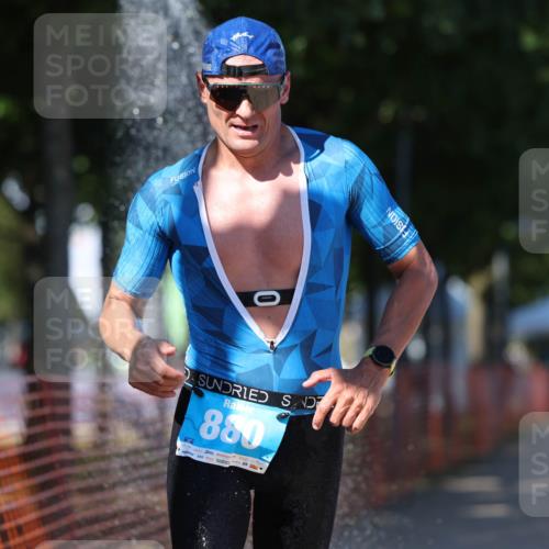 07.09.2025 - 19. Norderstedt Triathlon Michael Strokosch http://msf.ph/oto/8781183 07.09.2025 15:10:08 Laufen 363, 880 meine-sportfotos.de