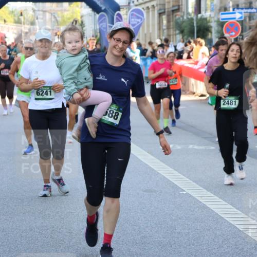 07.09.2025 - BARMER Alsterlauf Strokosch-Dieckow http://msf.ph/oto/8781186 07.09.2025 10:05:47 Ziel 2043, 2744, 3023, 3154, 3991, 4082, 4178, 4179, 4230, 4342, 4355, 4401, 4455, 4465, 4537, 4570, 4793, 4807, 5105, 5363, 5431, 5432, 5478, 5595, 5621, 5728, 5762, 5811, 6085, 6101, 6129, 6221, 6231, 8023, 8064, 8121, 8184, 8185, 8332, 8333, 8466 meine-sportfotos.de