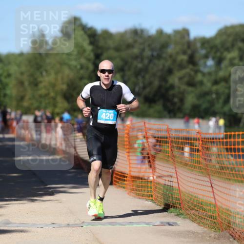 07.09.2025 - 19. Norderstedt Triathlon Michael Strokosch http://msf.ph/oto/8781195 07.09.2025 15:10:43 Laufen 420, 1000, 1462 meine-sportfotos.de