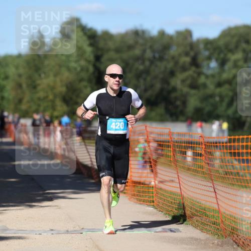 07.09.2025 - 19. Norderstedt Triathlon Michael Strokosch http://msf.ph/oto/8781198 07.09.2025 15:10:43 Laufen 420, 1000, 1462 meine-sportfotos.de