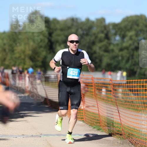 07.09.2025 - 19. Norderstedt Triathlon Michael Strokosch http://msf.ph/oto/8781204 07.09.2025 15:10:44 Laufen 420, 1462 meine-sportfotos.de