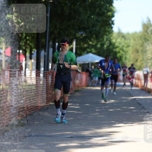 07.09.2025 - 19. Norderstedt Triathlon Michael Strokosch http://msf.ph/oto/8781244 07.09.2025 15:11:11 Laufen 1016 meine-sportfotos.de