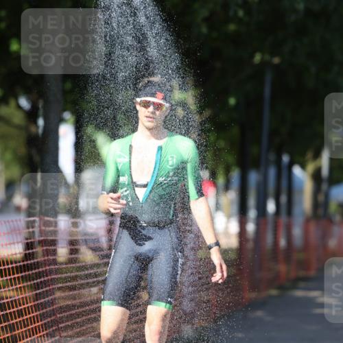 07.09.2025 - 19. Norderstedt Triathlon Michael Strokosch http://msf.ph/oto/8781309 07.09.2025 15:11:14 Laufen 1012, 1016 meine-sportfotos.de