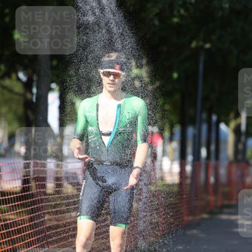 07.09.2025 - 19. Norderstedt Triathlon Michael Strokosch http://msf.ph/oto/8781316 07.09.2025 15:11:14 Laufen 1012, 1016 meine-sportfotos.de