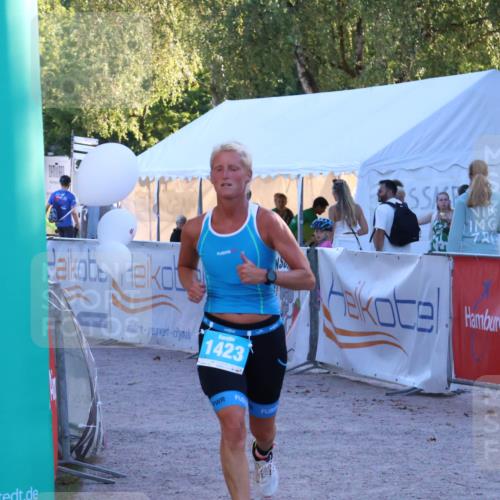07.09.2025 - 19. Norderstedt Triathlon Zöllner http://msf.ph/oto/8781344 07.09.2025 17:42:39 Ziel 1423 meine-sportfotos.de