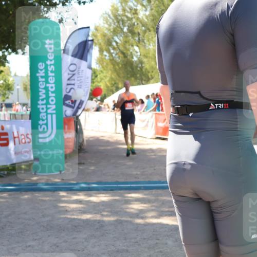 07.09.2025 - 19. Norderstedt Triathlon Zöllner http://msf.ph/oto/8781349 07.09.2025 12:55:06 Ziel 756, 1346 meine-sportfotos.de