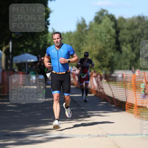 07.09.2025 - 19. Norderstedt Triathlon Michael Strokosch http://msf.ph/oto/8781357 07.09.2025 15:11:18 Laufen 888, 979, 985, 1012 meine-sportfotos.de