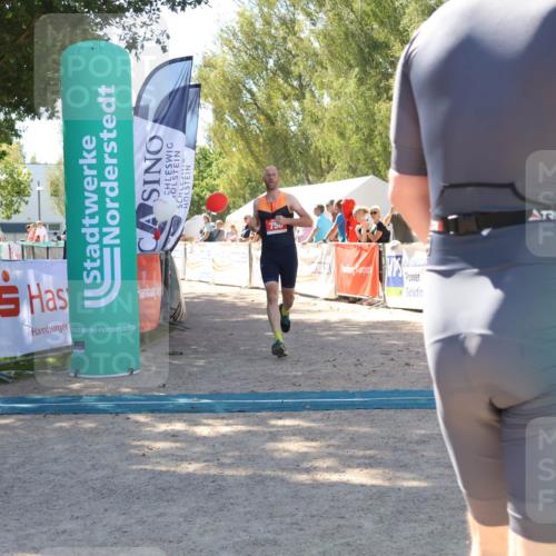07.09.2025 - 19. Norderstedt Triathlon Zöllner http://msf.ph/oto/8781360 07.09.2025 12:55:06 Ziel 756, 1346 meine-sportfotos.de