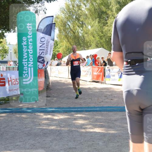 07.09.2025 - 19. Norderstedt Triathlon Zöllner http://msf.ph/oto/8781367 07.09.2025 12:55:06 Ziel 756, 1346 meine-sportfotos.de