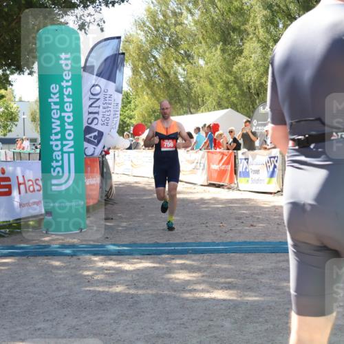07.09.2025 - 19. Norderstedt Triathlon Zöllner http://msf.ph/oto/8781370 07.09.2025 12:55:06 Ziel 756, 1346 meine-sportfotos.de