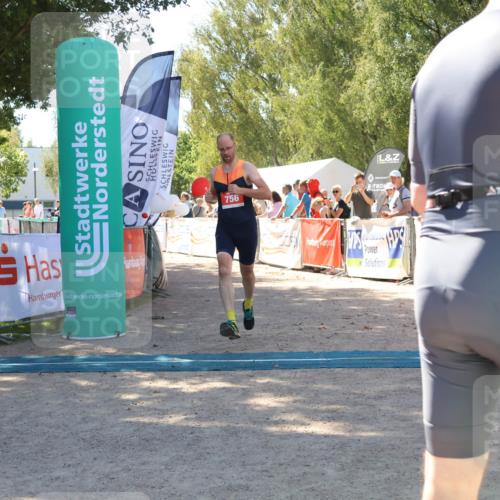 07.09.2025 - 19. Norderstedt Triathlon Zöllner http://msf.ph/oto/8781374 07.09.2025 12:55:07 Ziel 756 meine-sportfotos.de