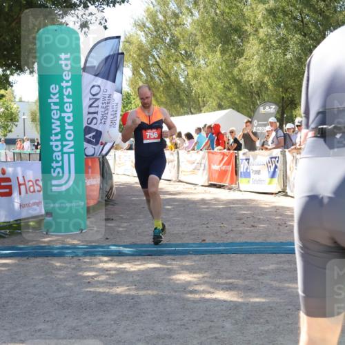 07.09.2025 - 19. Norderstedt Triathlon Zöllner http://msf.ph/oto/8781377 07.09.2025 12:55:07 Ziel 756 meine-sportfotos.de