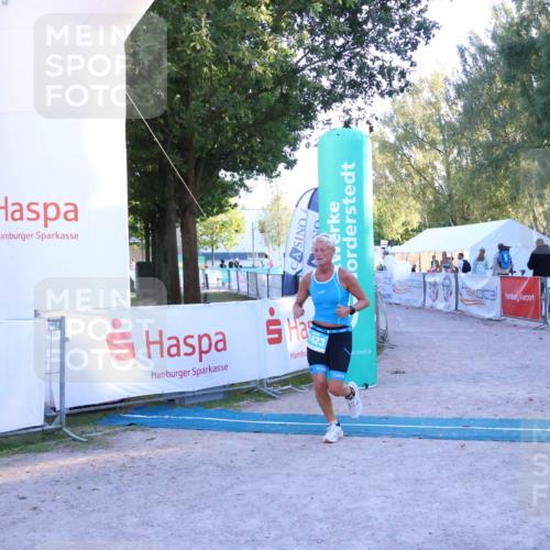 07.09.2025 - 19. Norderstedt Triathlon Zöllner http://msf.ph/oto/8781383 07.09.2025 17:42:41 Ziel 1423 meine-sportfotos.de