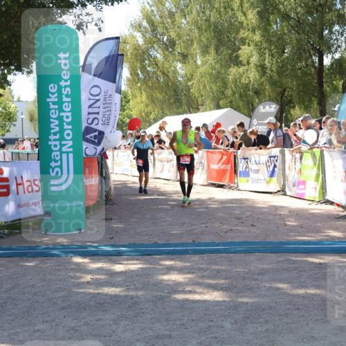 07.09.2025 - 19. Norderstedt Triathlon Zöllner http://msf.ph/oto/8781437 07.09.2025 12:56:32 Ziel 261, 807, 1249, 1294 meine-sportfotos.de