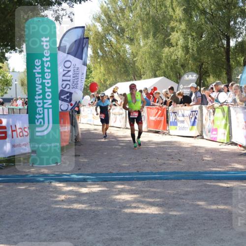 07.09.2025 - 19. Norderstedt Triathlon Zöllner http://msf.ph/oto/8781440 07.09.2025 12:56:32 Ziel 261, 807, 1249, 1294 meine-sportfotos.de