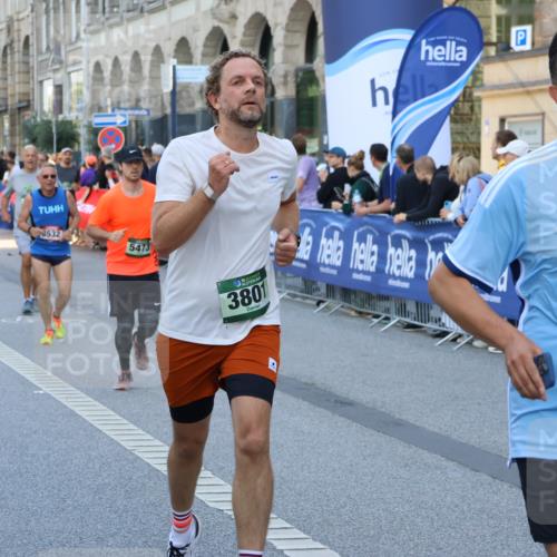 07.09.2025 - BARMER Alsterlauf Strokosch-Dieckow http://msf.ph/oto/8781448 07.09.2025 10:05:40 Ziel 2043, 2064, 2435, 2744, 2773, 3015, 3023, 3573, 3574, 3839, 3991, 4178, 4179, 4230, 4355, 4401, 4465, 4570, 4793, 4807, 5105, 5431, 5432, 5616, 5621, 5728, 5752, 5787, 5788, 5811, 6101, 6129, 6221, 8023, 8064, 8121, 8184, 8185, 8327, 8332, 8333, 8466 meine-sportfotos.de