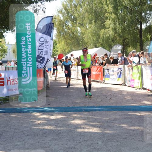 07.09.2025 - 19. Norderstedt Triathlon Zöllner http://msf.ph/oto/8781452 07.09.2025 12:56:33 Ziel 261, 807, 1249, 1294 meine-sportfotos.de