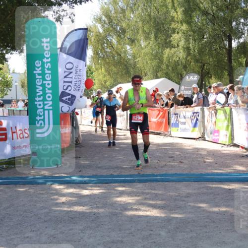 07.09.2025 - 19. Norderstedt Triathlon Zöllner http://msf.ph/oto/8781461 07.09.2025 12:56:33 Ziel 261, 807, 1249, 1294 meine-sportfotos.de