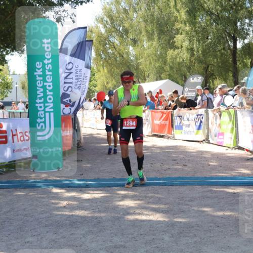 07.09.2025 - 19. Norderstedt Triathlon Zöllner http://msf.ph/oto/8781469 07.09.2025 12:56:34 Ziel 261, 807, 1249, 1294 meine-sportfotos.de
