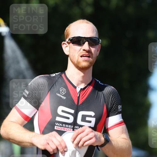 07.09.2025 - 19. Norderstedt Triathlon Michael Strokosch http://msf.ph/oto/8781478 07.09.2025 15:11:26 Laufen 888, 979, 985 meine-sportfotos.de