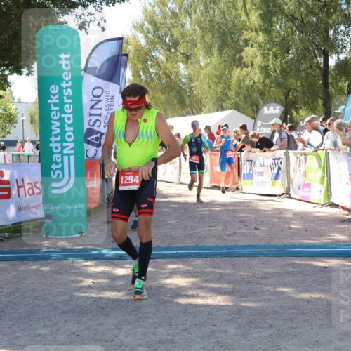 07.09.2025 - 19. Norderstedt Triathlon Zöllner http://msf.ph/oto/8781487 07.09.2025 12:56:35 Ziel 261, 807, 1249, 1294 meine-sportfotos.de