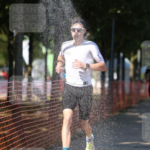 07.09.2025 - 19. Norderstedt Triathlon Michael Strokosch http://msf.ph/oto/8781495 07.09.2025 15:11:37 Laufen 999, 1025 meine-sportfotos.de