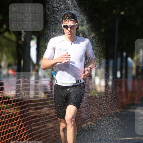 07.09.2025 - 19. Norderstedt Triathlon Michael Strokosch http://msf.ph/oto/8781500 07.09.2025 15:11:37 Laufen 999, 1025 meine-sportfotos.de