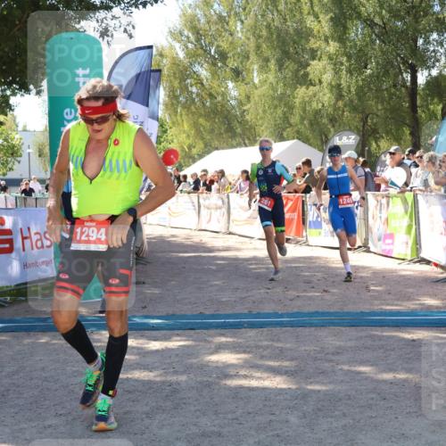 07.09.2025 - 19. Norderstedt Triathlon Zöllner http://msf.ph/oto/8781504 07.09.2025 12:56:36 Ziel 261, 807, 1249, 1294 meine-sportfotos.de