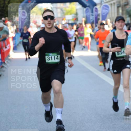 07.09.2025 - BARMER Alsterlauf Strokosch-Dieckow http://msf.ph/oto/8781507 07.09.2025 10:05:37 Ziel 2043, 2064, 2435, 2744, 2773, 3015, 3023, 3573, 3574, 3839, 3991, 4178, 4179, 4230, 4355, 4401, 4465, 4570, 4729, 4793, 4806, 4807, 5061, 5105, 5431, 5432, 5616, 5621, 5728, 5752, 5787, 5788, 5811, 6101, 6129, 6221, 6327, 8023, 8045, 8064, 8184, 8185, 8190, 8259, 8327, 8332, 8333, 8445, 8446, 8466 meine-sportfotos.de