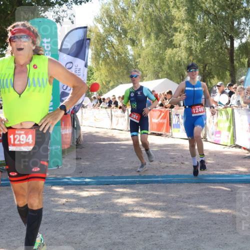 07.09.2025 - 19. Norderstedt Triathlon Zöllner http://msf.ph/oto/8781517 07.09.2025 12:56:37 Ziel 261, 807, 1249, 1294 meine-sportfotos.de