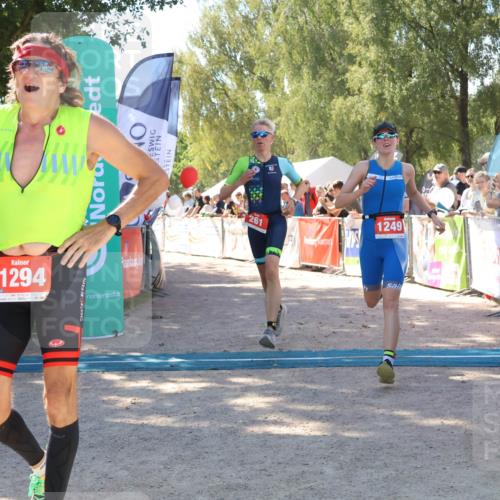 07.09.2025 - 19. Norderstedt Triathlon Zöllner http://msf.ph/oto/8781520 07.09.2025 12:56:37 Ziel 261, 807, 1249, 1294 meine-sportfotos.de