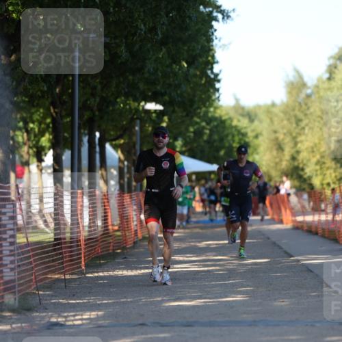 07.09.2025 - 19. Norderstedt Triathlon Michael Strokosch http://msf.ph/oto/8781523 07.09.2025 16:07:41 Laufen 450, 496, 497, 535, 951 meine-sportfotos.de