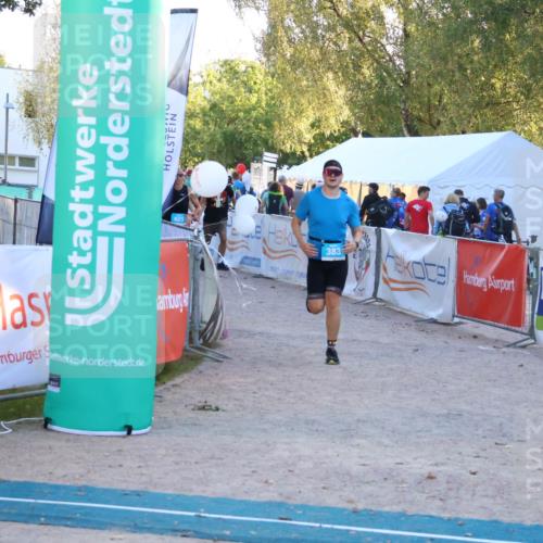 07.09.2025 - 19. Norderstedt Triathlon Zöllner http://msf.ph/oto/8781532 07.09.2025 17:43:43 Ziel 383, 429 meine-sportfotos.de