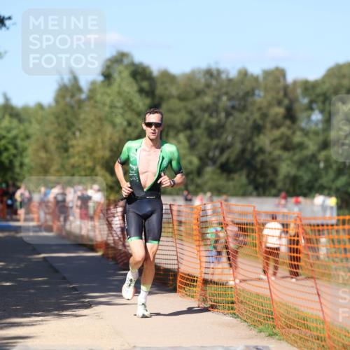 07.09.2025 - 19. Norderstedt Triathlon Michael Strokosch http://msf.ph/oto/8781539 07.09.2025 15:11:48 Laufen 1014 meine-sportfotos.de