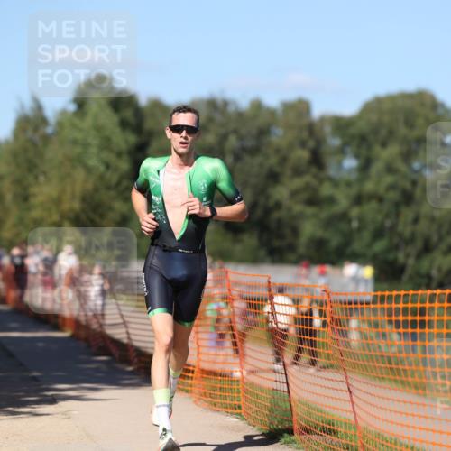 07.09.2025 - 19. Norderstedt Triathlon Michael Strokosch http://msf.ph/oto/8781552 07.09.2025 15:11:49 Laufen 1014 meine-sportfotos.de