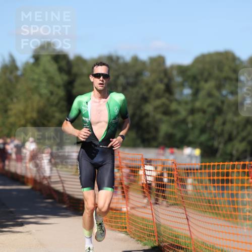 07.09.2025 - 19. Norderstedt Triathlon Michael Strokosch http://msf.ph/oto/8781555 07.09.2025 15:11:50 Laufen 1014 meine-sportfotos.de