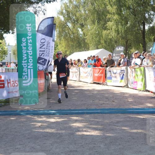 07.09.2025 - 19. Norderstedt Triathlon Zöllner http://msf.ph/oto/8781560 07.09.2025 12:56:44 Ziel 1241, 1351, 1387 meine-sportfotos.de