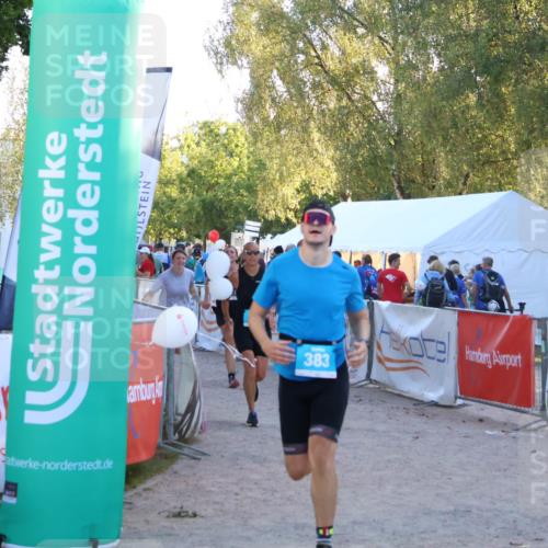 07.09.2025 - 19. Norderstedt Triathlon Zöllner http://msf.ph/oto/8781565 07.09.2025 17:43:45 Ziel 383, 429, 952 meine-sportfotos.de