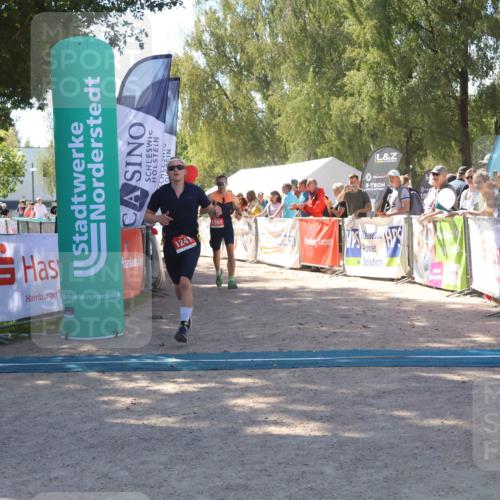 07.09.2025 - 19. Norderstedt Triathlon Zöllner http://msf.ph/oto/8781566 07.09.2025 12:56:44 Ziel 1241, 1351, 1387 meine-sportfotos.de