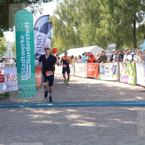 07.09.2025 - 19. Norderstedt Triathlon Zöllner http://msf.ph/oto/8781570 07.09.2025 12:56:45 Ziel 1241, 1351, 1387 meine-sportfotos.de