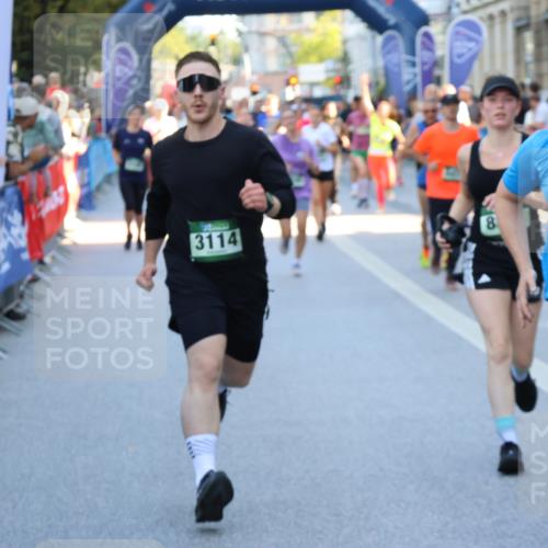 07.09.2025 - BARMER Alsterlauf Strokosch-Dieckow http://msf.ph/oto/8781578 07.09.2025 10:05:36 Ziel 2043, 2064, 2435, 2744, 2773, 3015, 3023, 3573, 3574, 3839, 3991, 4178, 4179, 4230, 4355, 4401, 4465, 4570, 4729, 4793, 4806, 5061, 5105, 5431, 5432, 5616, 5621, 5728, 5752, 5787, 5788, 5811, 6101, 6129, 6221, 6327, 8023, 8045, 8064, 8184, 8185, 8190, 8259, 8327, 8332, 8333, 8445, 8446, 8466 meine-sportfotos.de