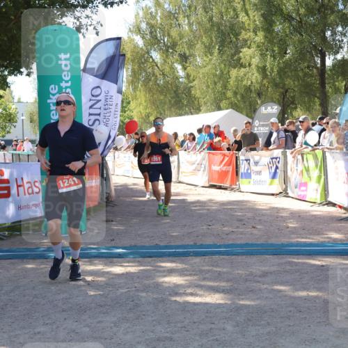 07.09.2025 - 19. Norderstedt Triathlon Zöllner http://msf.ph/oto/8781589 07.09.2025 12:56:45 Ziel 1241, 1351, 1387 meine-sportfotos.de